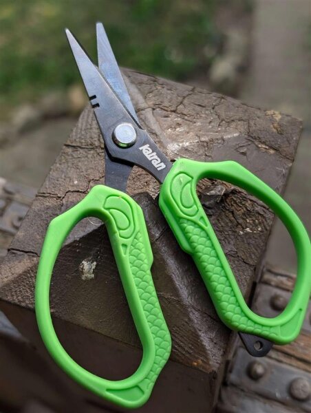 Katran Line Scissors Titanium coated, 120mm (green handle)