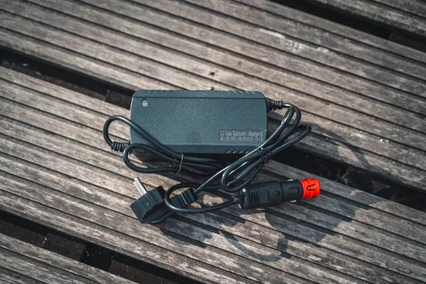Voltacase Ladegerät 12V 20Ah